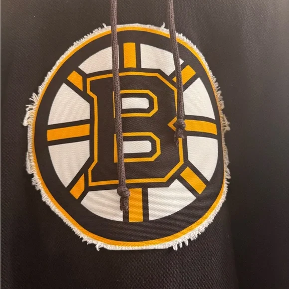 Black Boston Bruins Hoodie - Picture 2 of 4